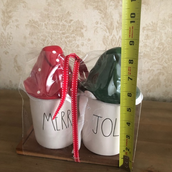 NWOT Rae Dunn Christmas canisters - Picture 8 of 10